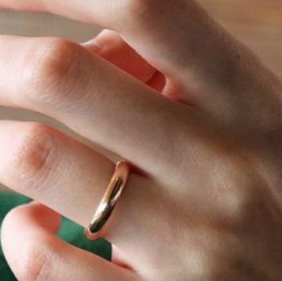 ROSE GOLD TUNGSTEN 4MM BAND - Picture 2 of 4